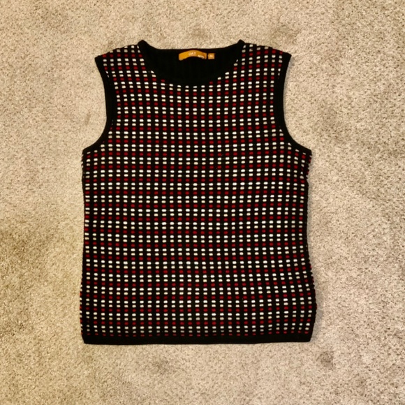 Woman’s Sweater Vest - Picture 2 of 7